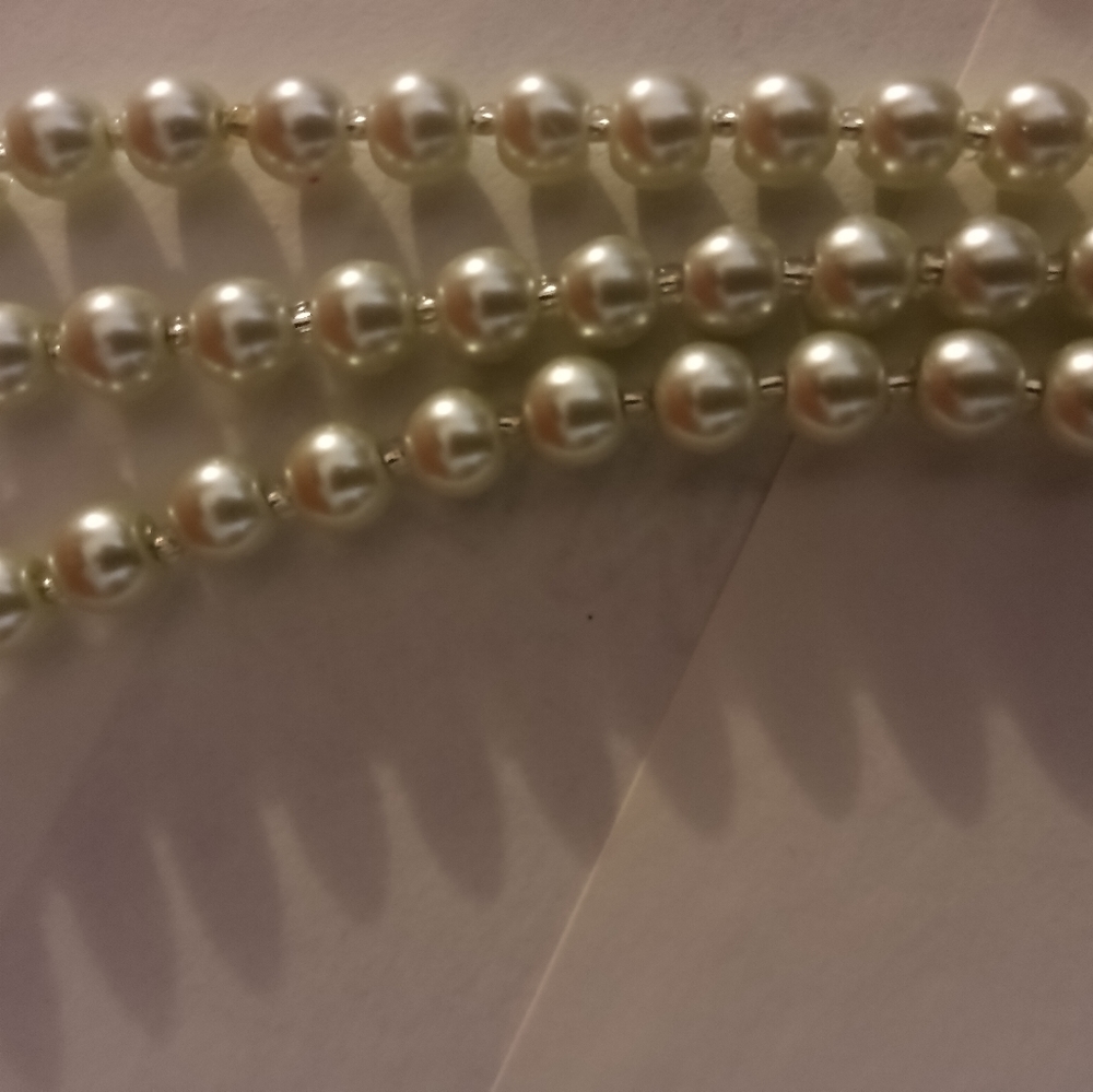 Pearls for jewelry making.